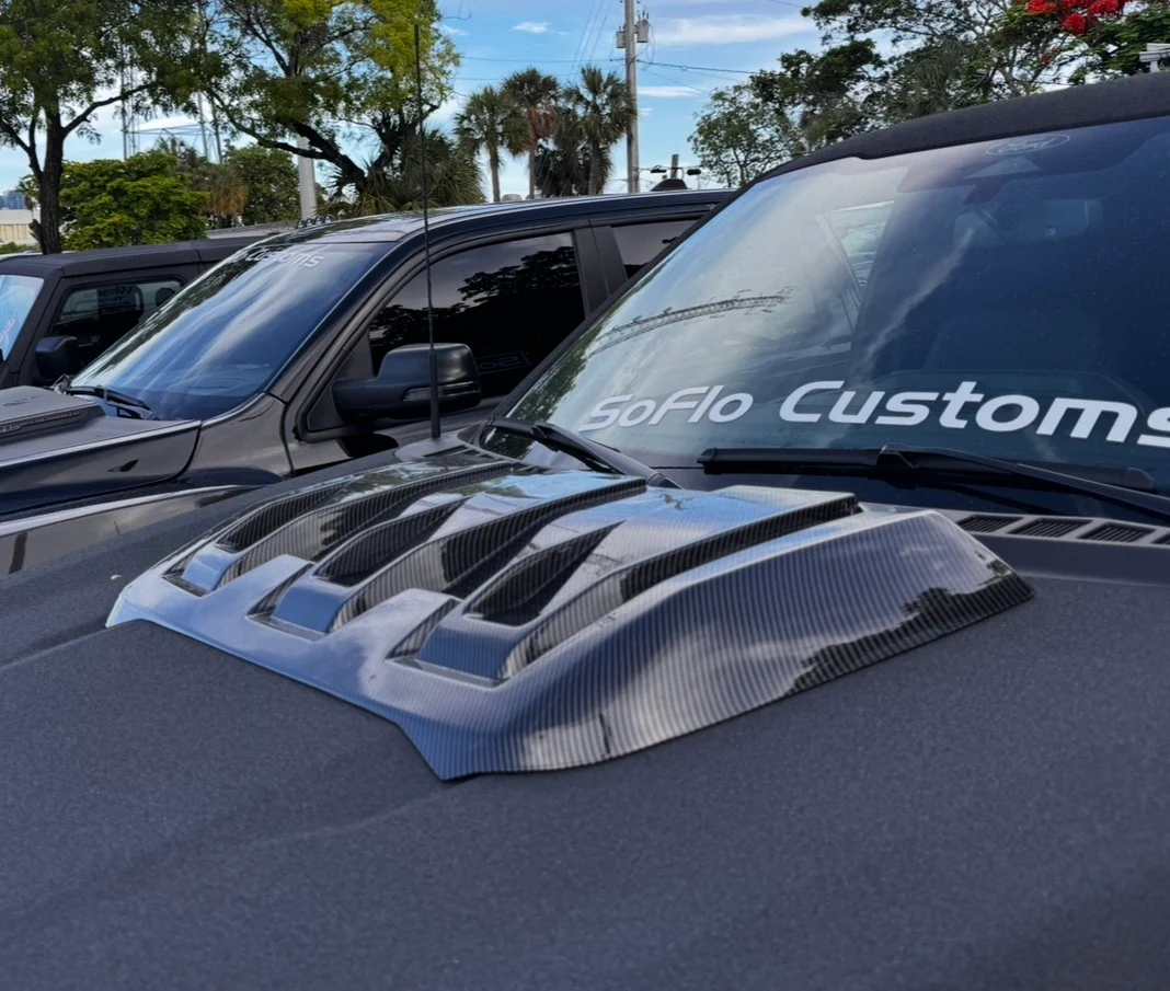 2021-2026 F150 HOOD SCOOP CARBON FINISH - Image 2