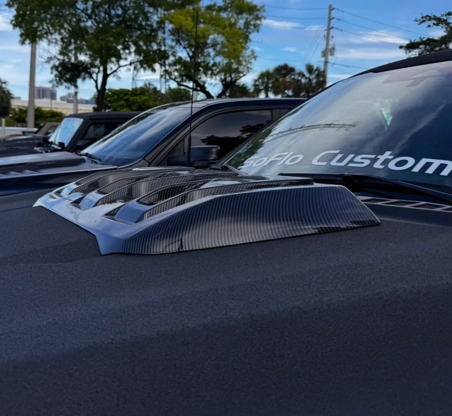 2021-2026 F150 HOOD SCOOP CARBON FINISH - Image 3