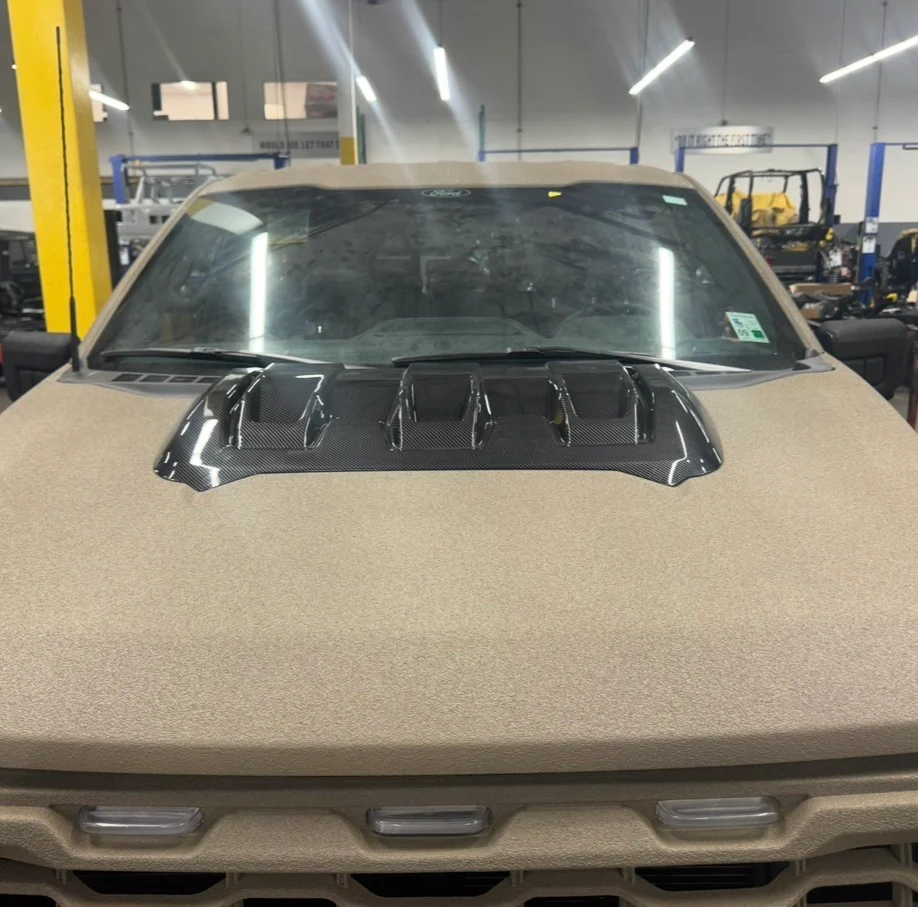 2021-2026 F150 HOOD SCOOP CARBON FINISH - Image 5