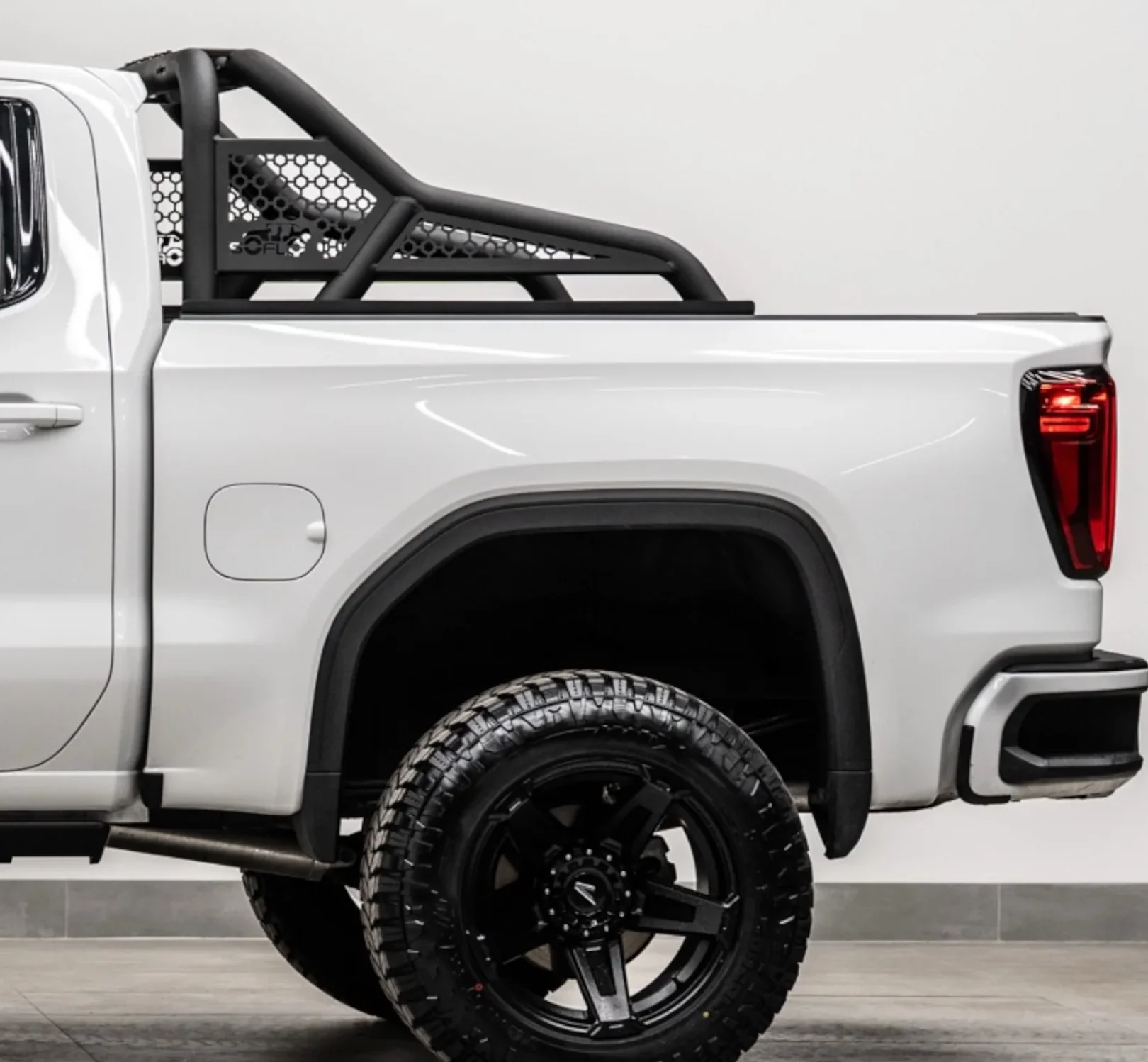 GMC SIERRA 1500 (2019-2026) ALUMINUM REAR BED CHASE RACK - Image 2